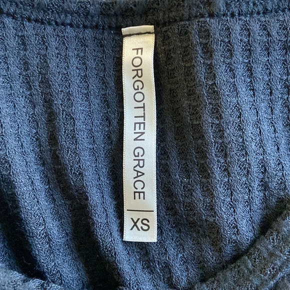 Forgotten Grace sweater - Picture 7 of 12